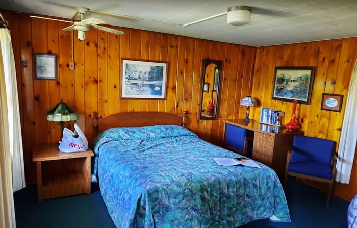 Gateway Motel - From Web Listing (newer photo)